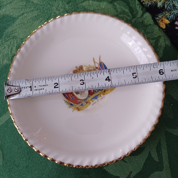 Vintage 1953 Sovereign Potters of Canada Queen Elizabeth Coronation Saucer - Picture 8 of 8
